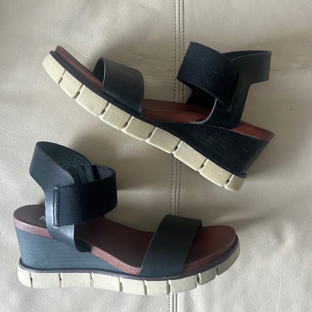 MIA Shoes wedges